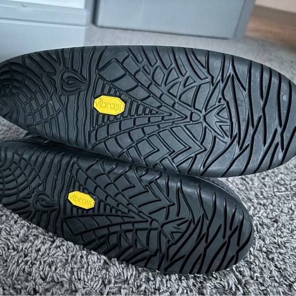 Mid Length Manitobah Mukluks - Picture 3 of 5